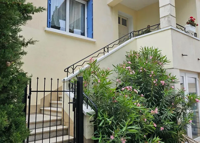 Partie De Villa